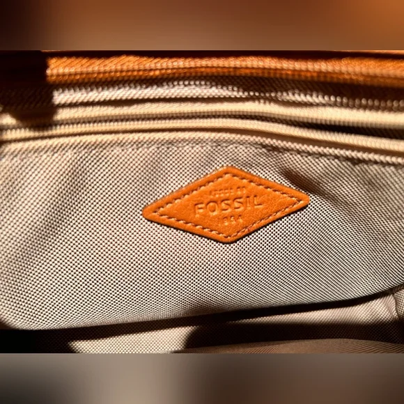 FOSSIL MAYA LEATHER CROSSBODY BAG - Picture 6 of 15